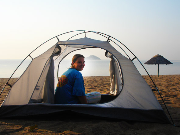 Gelle Ritchie - camping on the beach, without a flysheet!